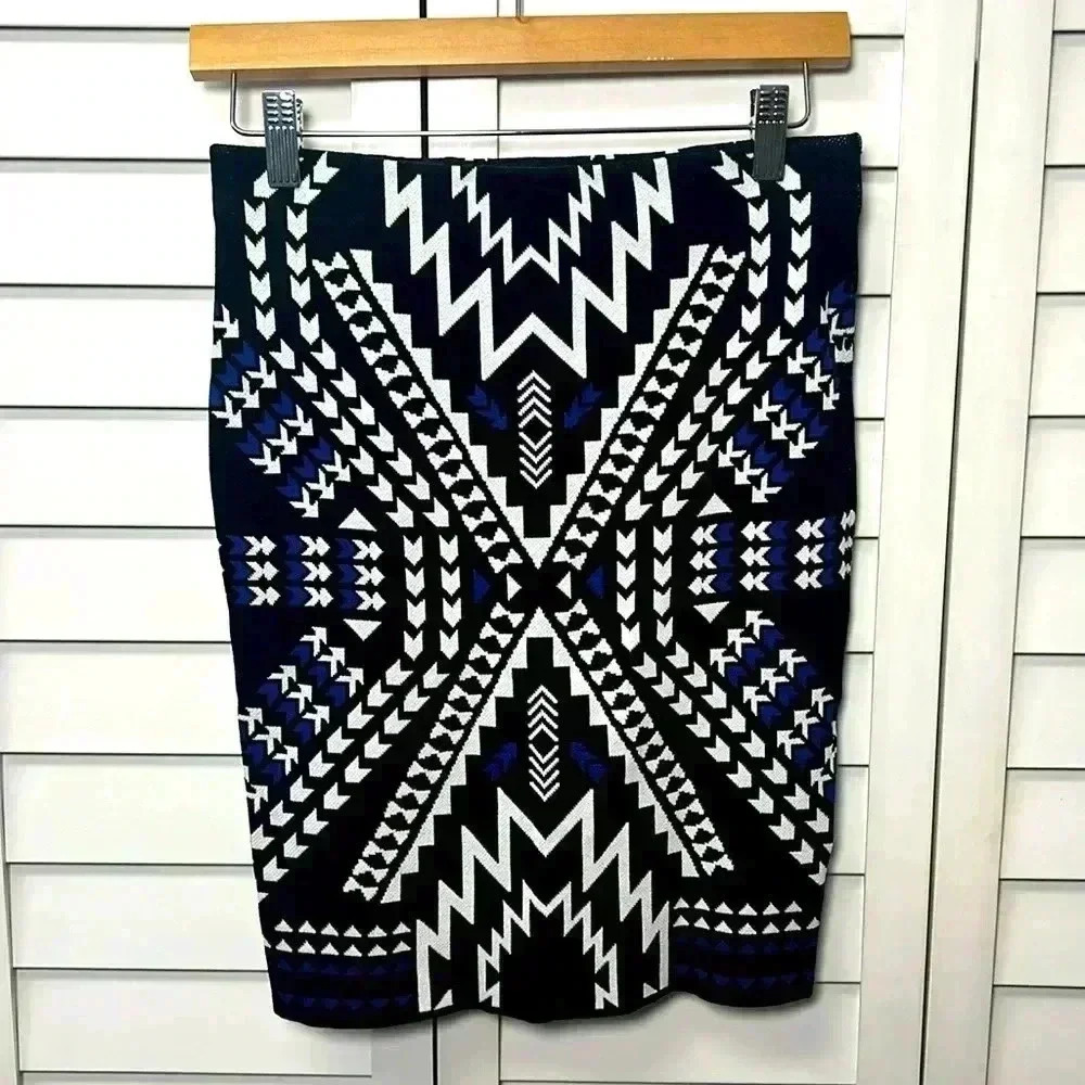 H&M Divided Aztec Print Pull On Stretch Pencil Skirt Size S Black, White & Blue